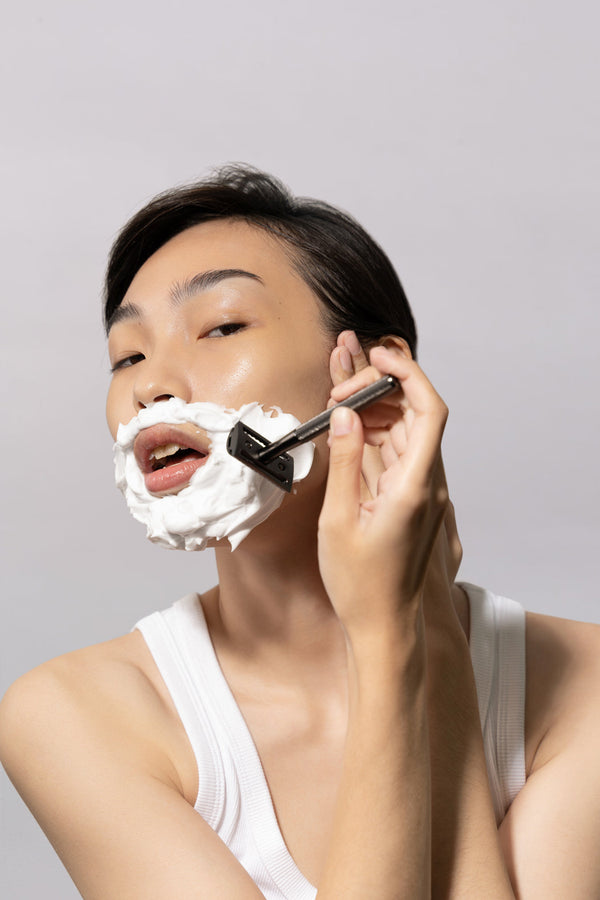 Razor - The Collective - razor for hair - body - face - razor gold - razor blades - straight razor - hair removal - reusable razor - sustainable - best razor - best hair removal - shave - how to shave - facial razor - body razor